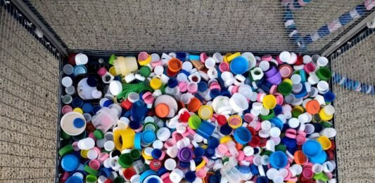 300 kg de tapones solidarios para ayudar a niños con necesidades especiales | ActualidadSocial