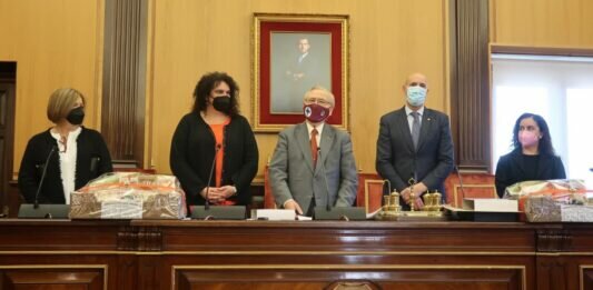 Ya en los quirófanos del Hospital San Juan de Dios de León el robot Da Vinci X Ya en los quirófanos del Hospital San Juan de Dios de León el robot Da Vinci X