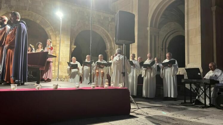 Ya en los quirófanos del Hospital San Juan de Dios de León el robot Da Vinci X Ya en los quirófanos del Hospital San Juan de Dios de León el robot Da Vinci X