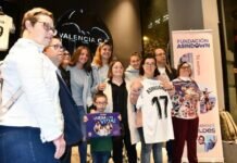 Presentación del calendario 2023 del Valencia CF y Asindown