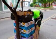 Una campaña de concienciación para reciclar papel y cartón comercial recibe el Black Friday en Paterna