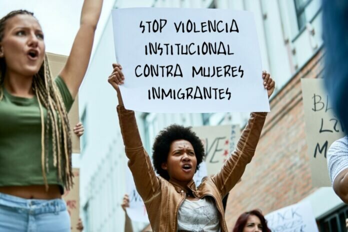 Por Ti Mujer denuncia violencia institucional sobre los inmigrantes Por Ti Mujer denuncia violencia institucional sobre los inmigrantes