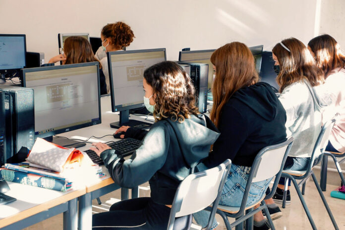 La Generalitat renueva las infraestructuras de comunicaciones de los centros docentes para impulsar la transformación digital en Educación