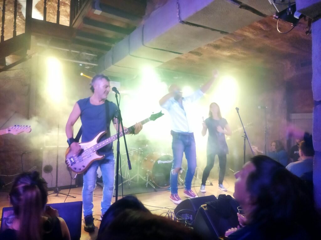 Los Criptozoos en el pub Terra de Castelló